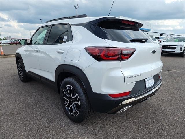 new 2025 Chevrolet TrailBlazer car, priced at $31,425