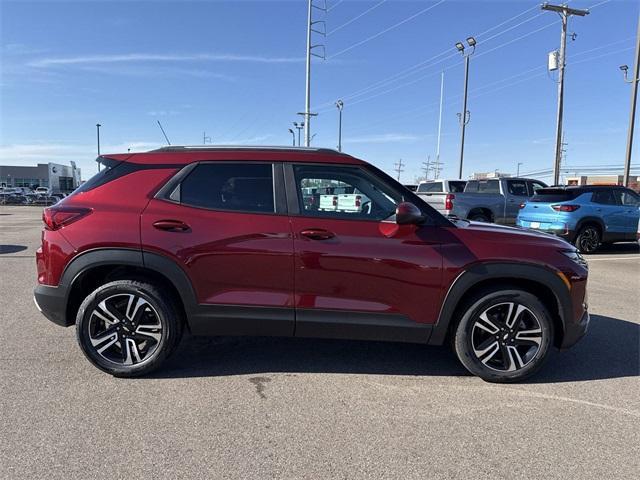 new 2025 Chevrolet TrailBlazer car, priced at $28,701