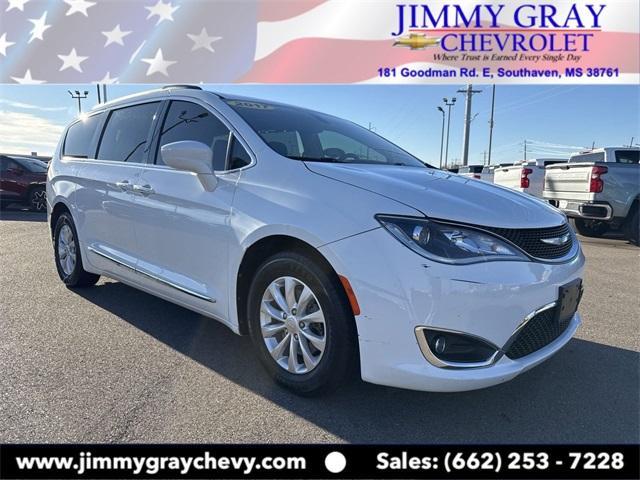 used 2017 Chrysler Pacifica car, priced at $11,900