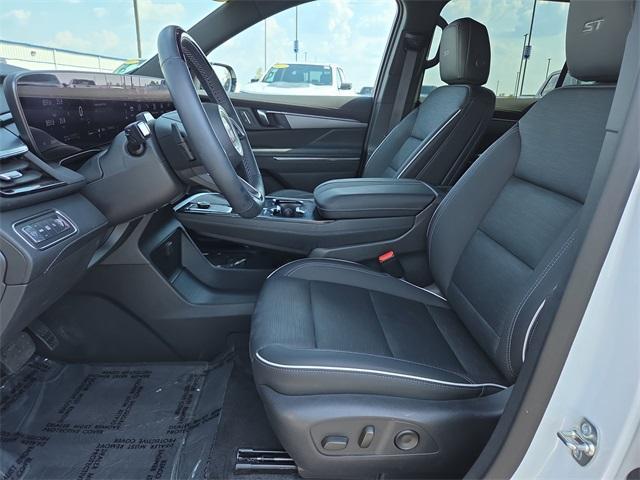 used 2025 Buick Enclave car, priced at $39,950