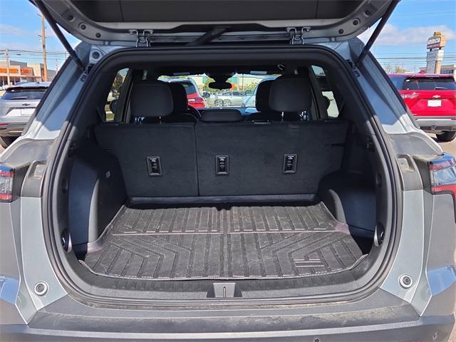 used 2025 Chevrolet Equinox car, priced at $26,900