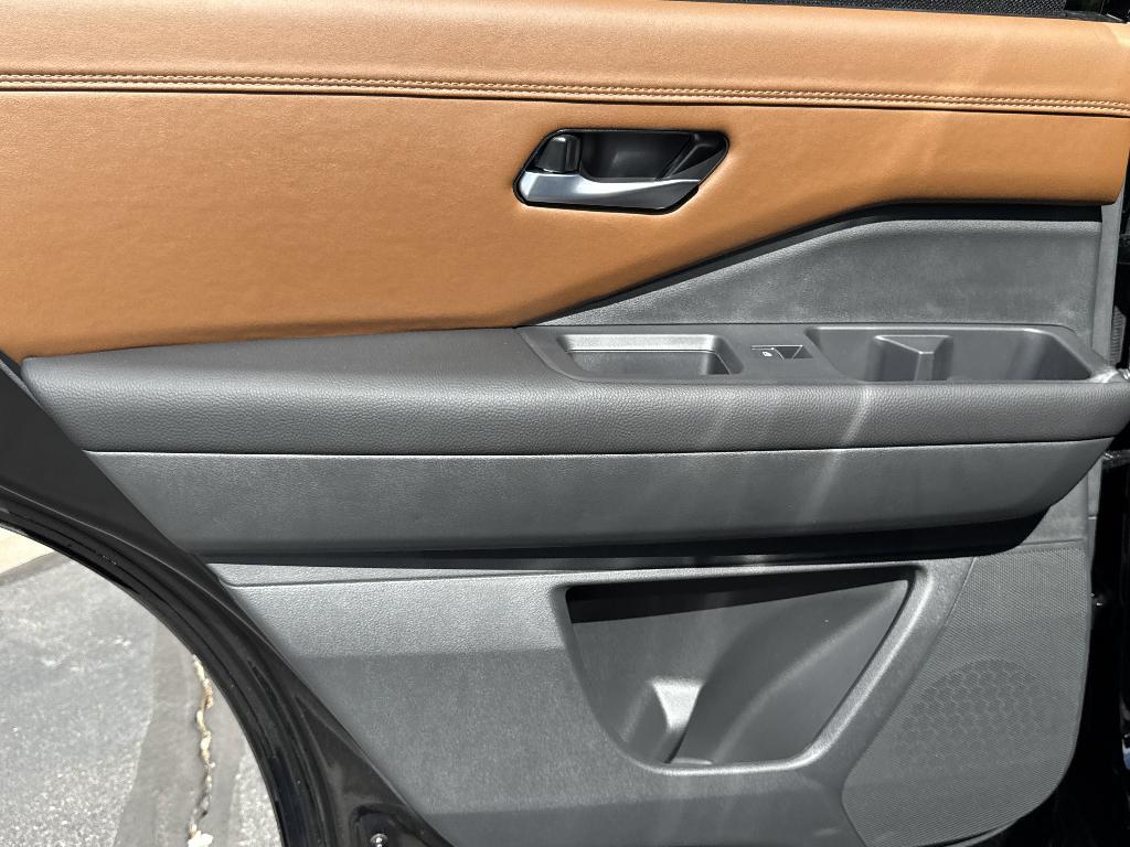 new 2025 Nissan Pathfinder car, priced at $49,922