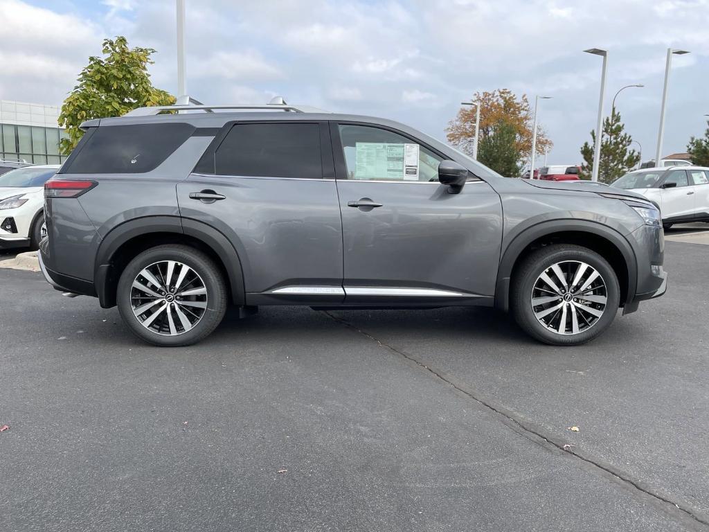 new 2025 Nissan Pathfinder car, priced at $49,922