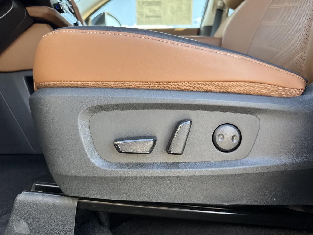 new 2025 Nissan Pathfinder car, priced at $49,922