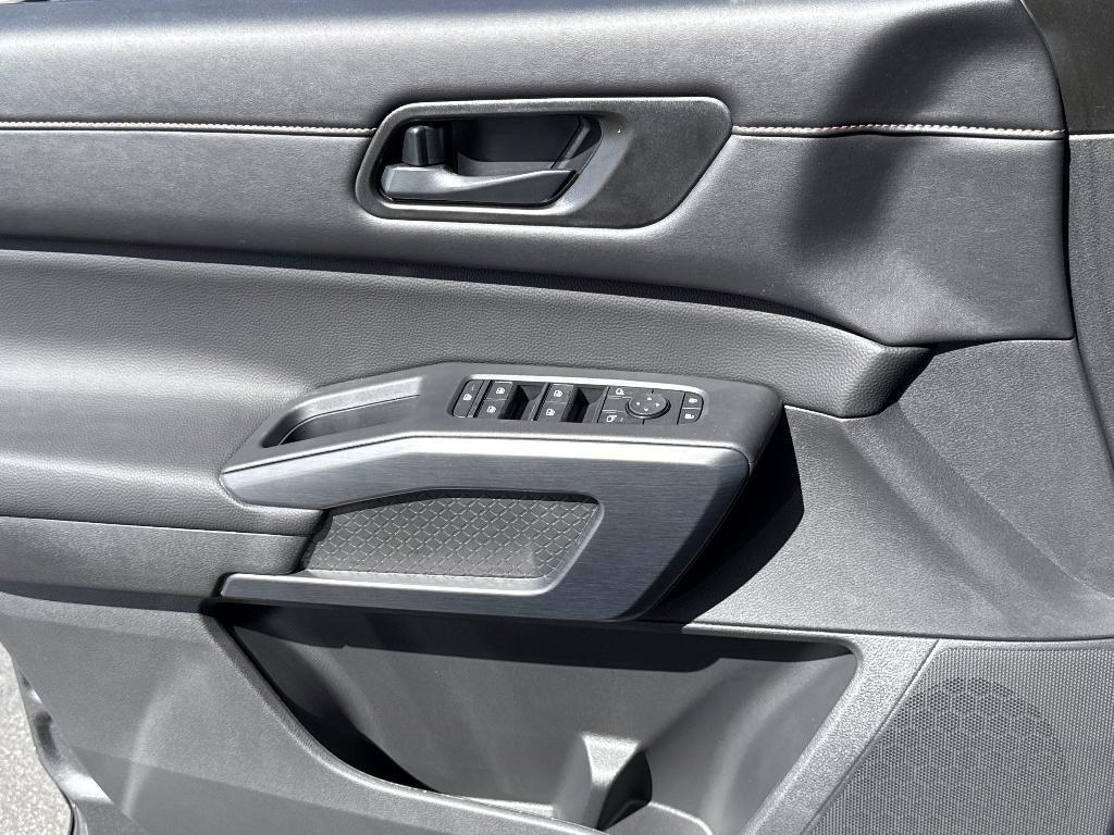 new 2025 Nissan Pathfinder car