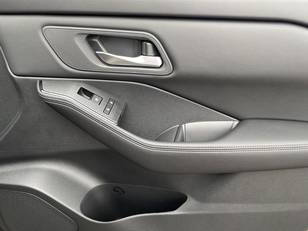 new 2025 Nissan Rogue car, priced at $33,295