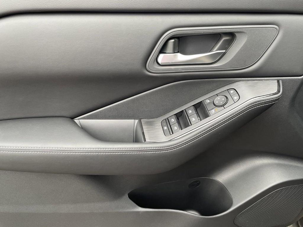 new 2025 Nissan Rogue car, priced at $33,295
