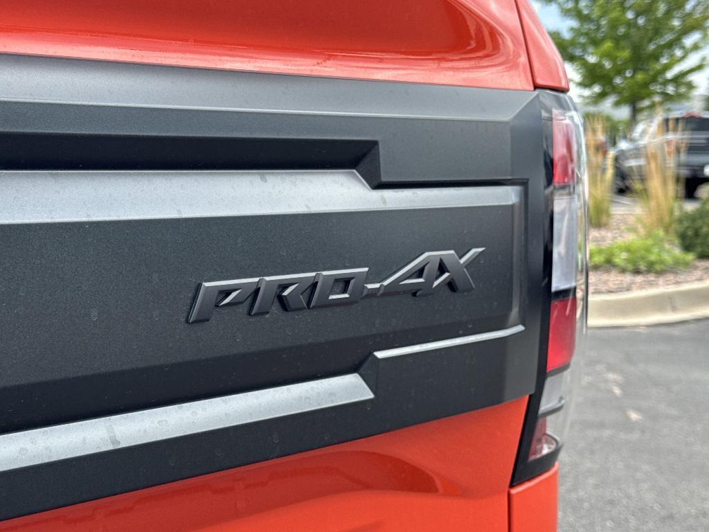 new 2025 Nissan Frontier car