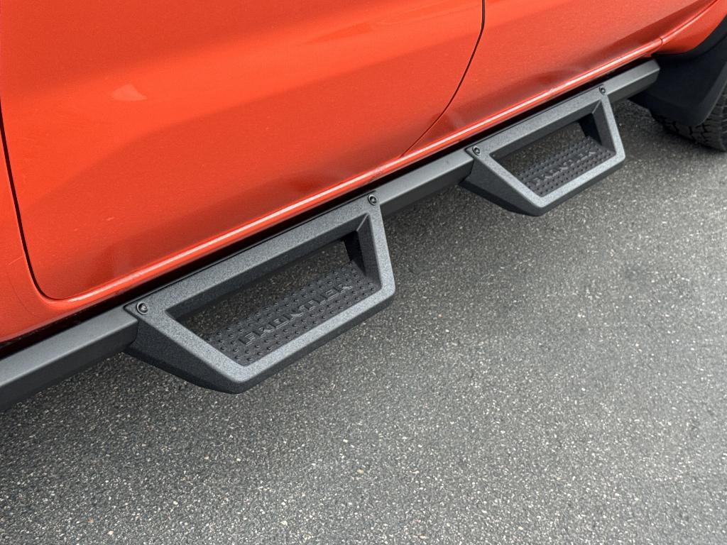 new 2025 Nissan Frontier car