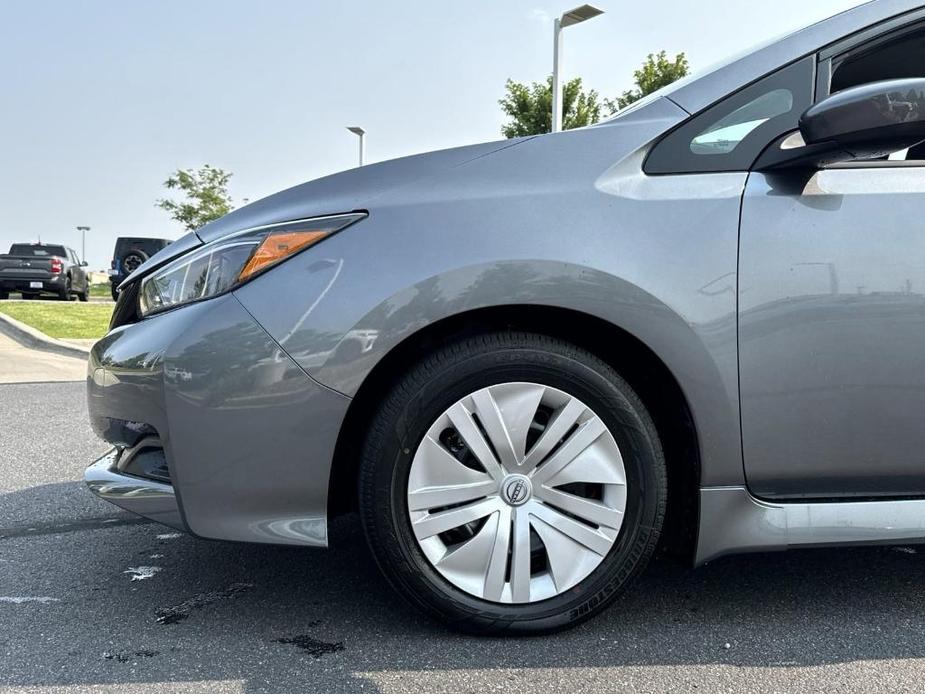 new 2025 Nissan Leaf car