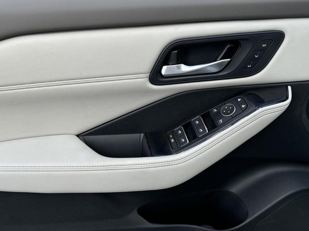 new 2025 Nissan Rogue car, priced at $41,175