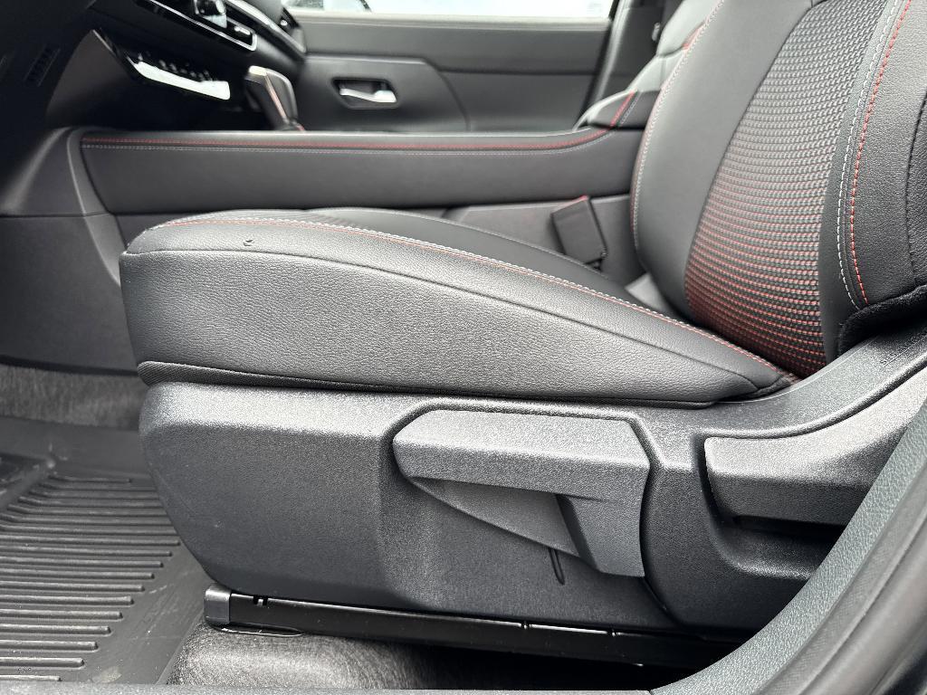 new 2025 Nissan Kicks car, priced at $31,245