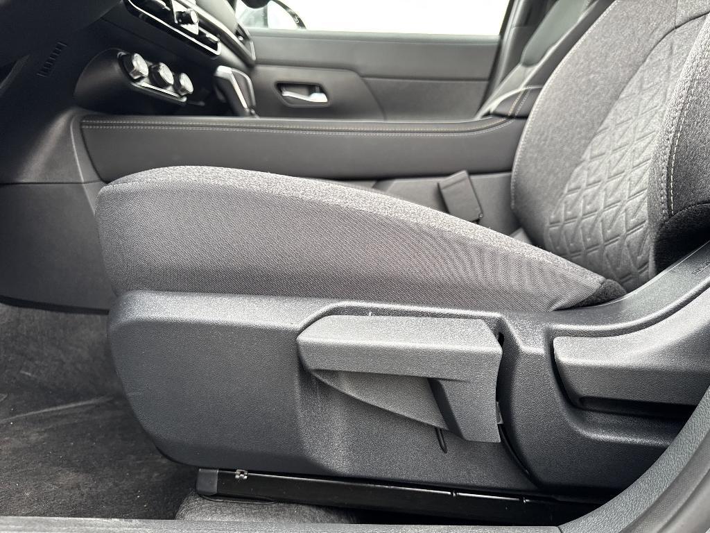 new 2025 Nissan Kicks car, priced at $27,600