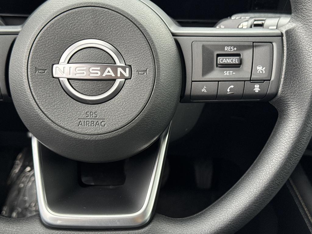 new 2025 Nissan Kicks car, priced at $27,600