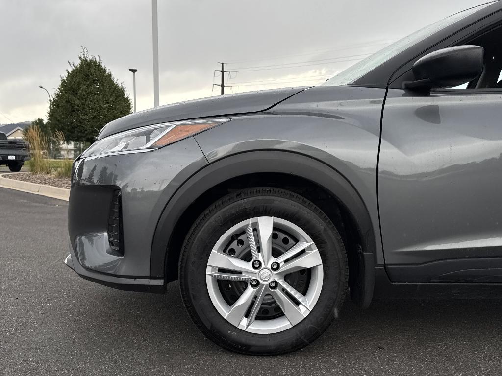 new 2025 Nissan Kicks Play car, priced at $21,997