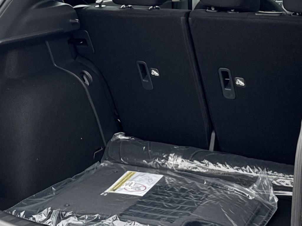 new 2025 Nissan Kicks Play car, priced at $21,997
