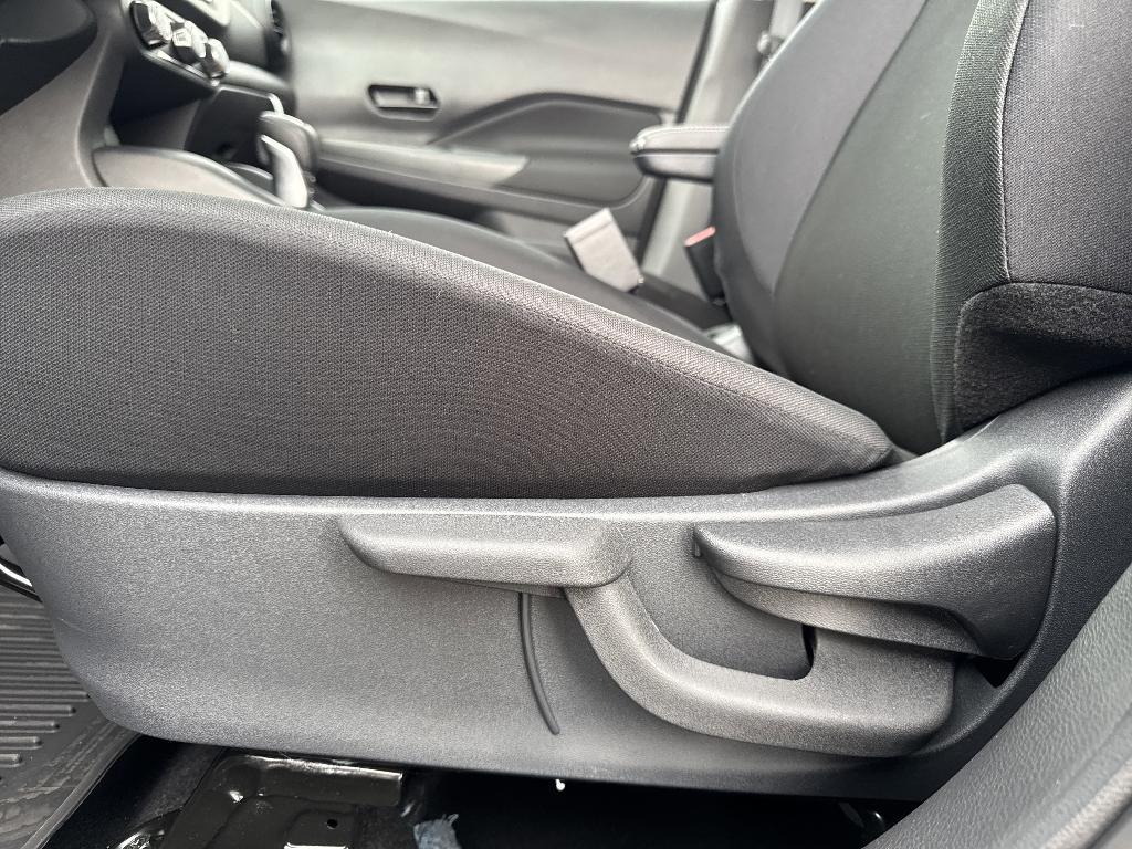 new 2025 Nissan Kicks Play car, priced at $21,997