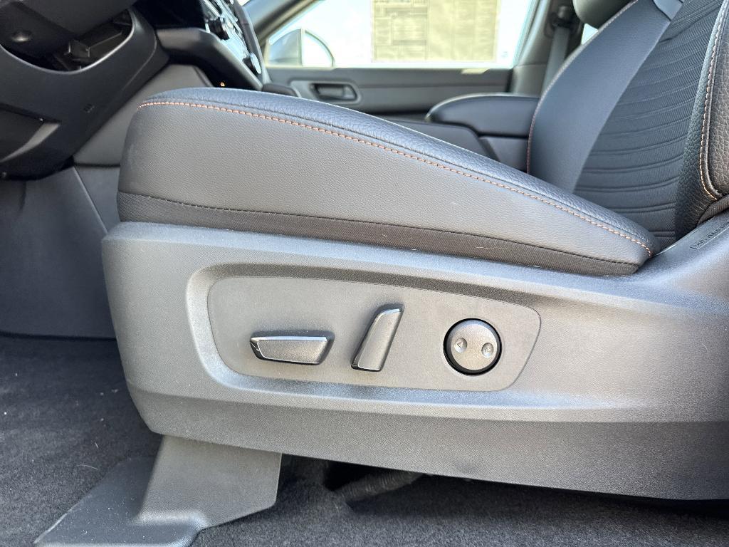 new 2025 Nissan Pathfinder car, priced at $47,175