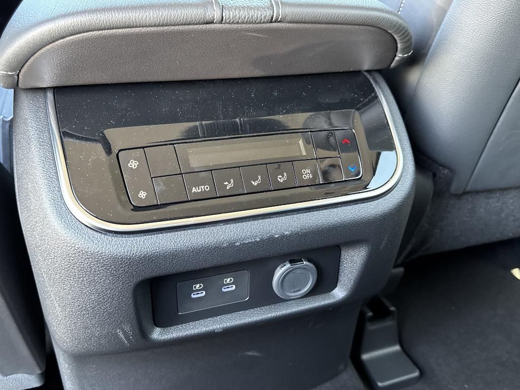 new 2025 Nissan Armada car, priced at $62,480