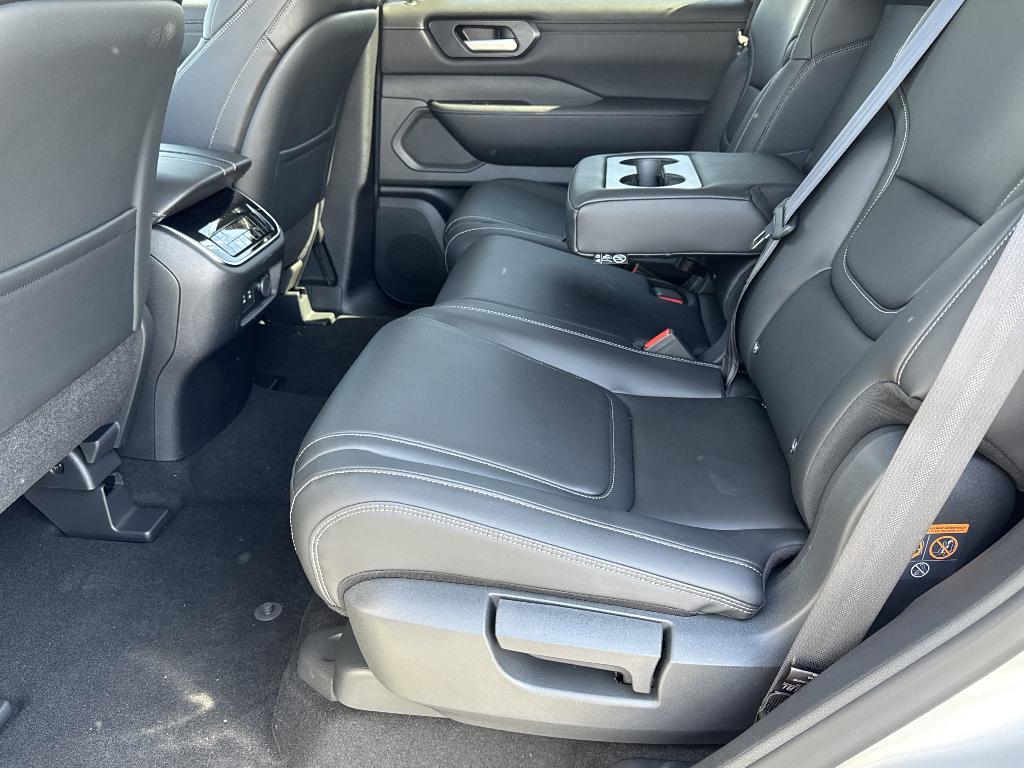 new 2025 Nissan Armada car, priced at $62,480