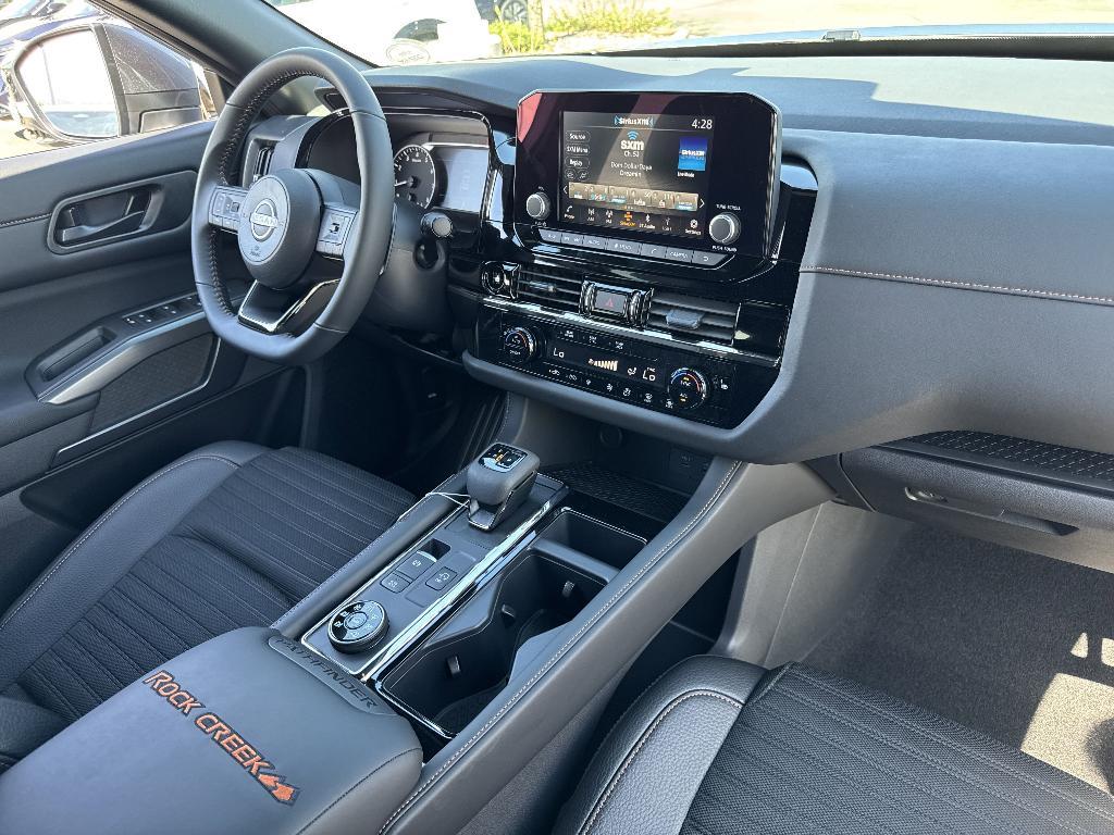new 2025 Nissan Pathfinder car