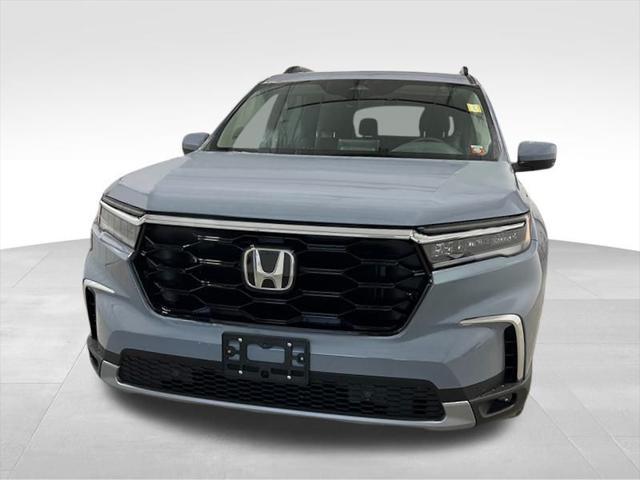 new 2025 Honda Pilot car, priced at $48,603