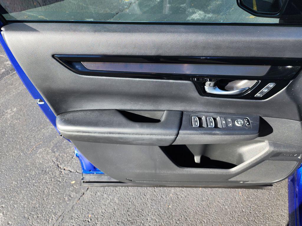 used 2023 Honda CR-V car, priced at $31,800