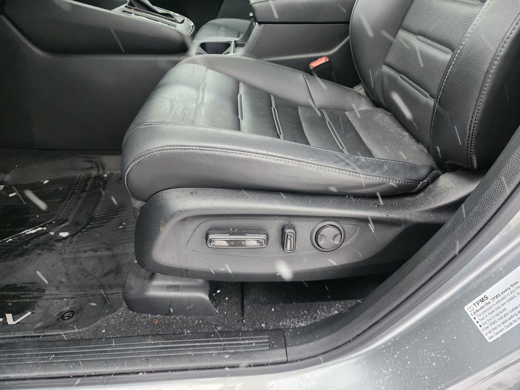 used 2023 Honda CR-V car, priced at $31,530