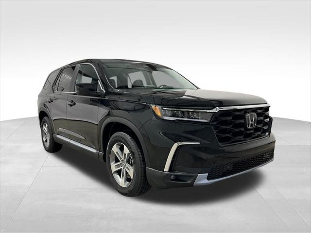 new 2025 Honda Pilot car, priced at $45,875