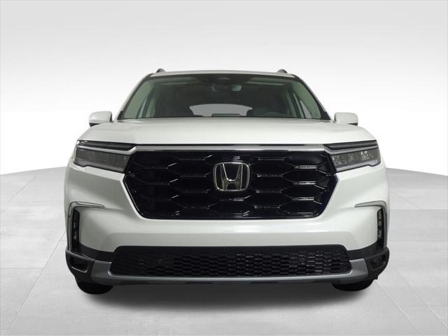 new 2025 Honda Pilot car, priced at $47,603