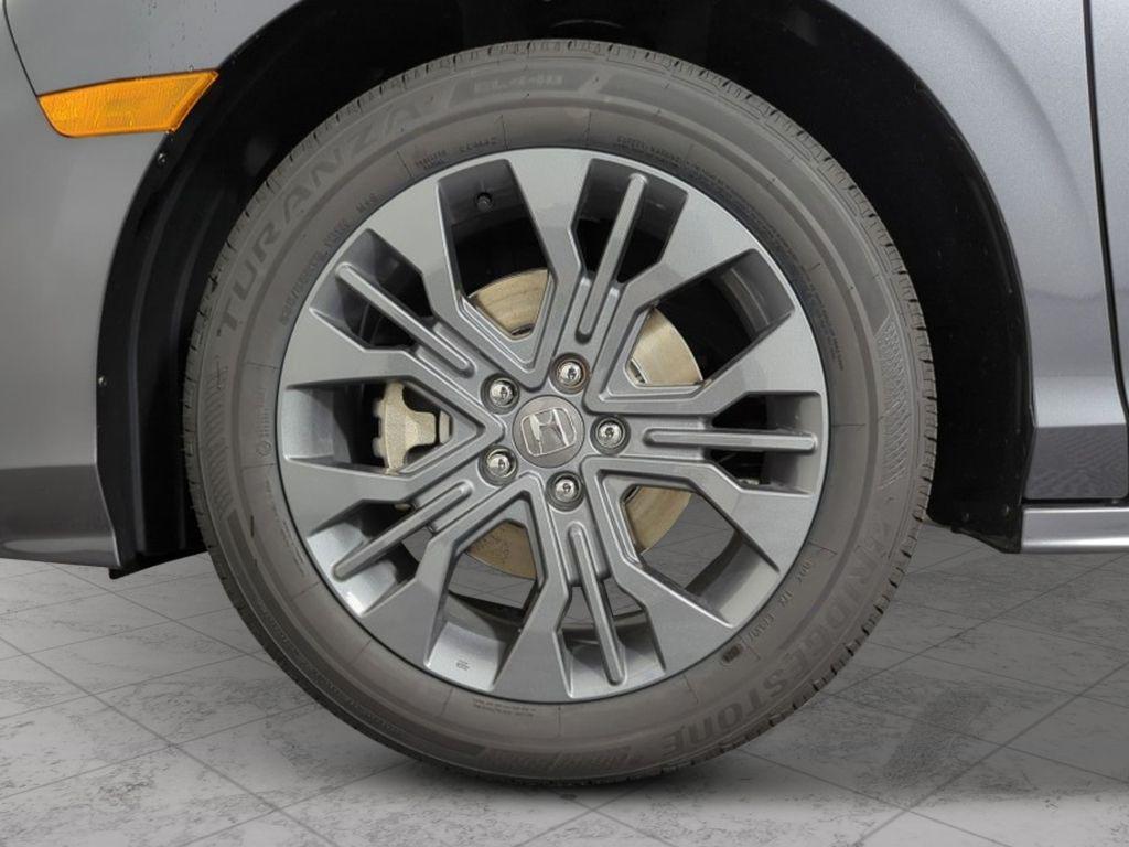 new 2026 Honda Odyssey car, priced at $45,998