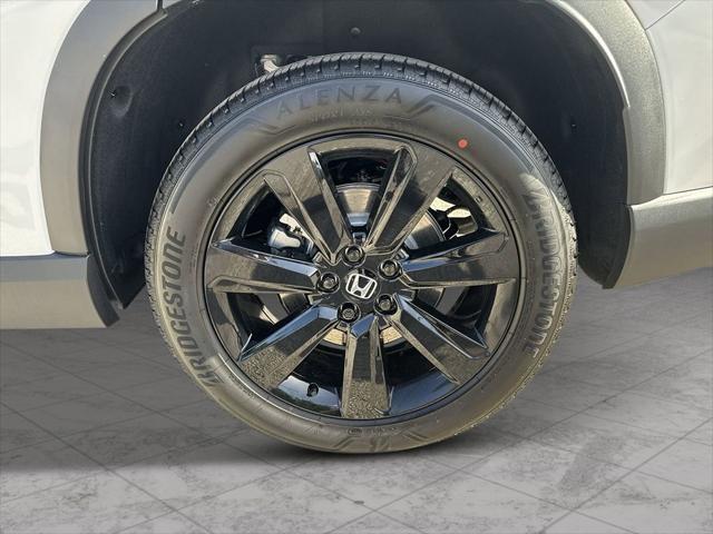new 2025 Honda Pilot car, priced at $51,981