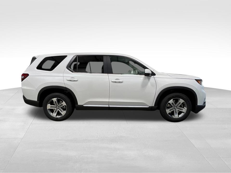 new 2025 Honda Pilot car, priced at $47,550