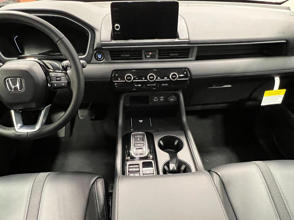 new 2025 Honda Pilot car, priced at $47,550
