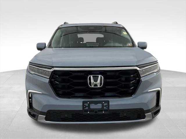 new 2025 Honda Pilot car, priced at $49,513