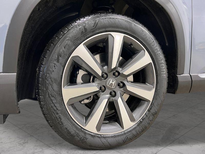 new 2025 Honda Pilot car, priced at $48,298