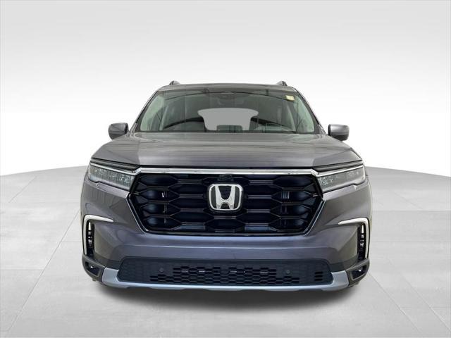 new 2025 Honda Pilot car, priced at $56,250