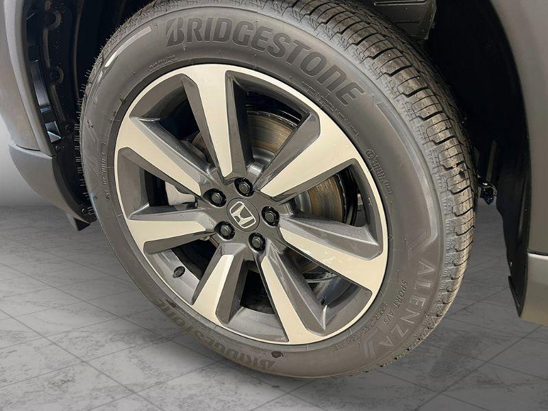 new 2025 Honda Pilot car, priced at $47,598