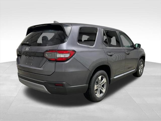 new 2025 Honda Pilot car, priced at $44,223