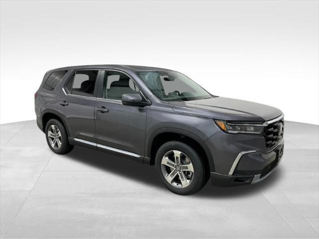 new 2025 Honda Pilot car, priced at $44,223