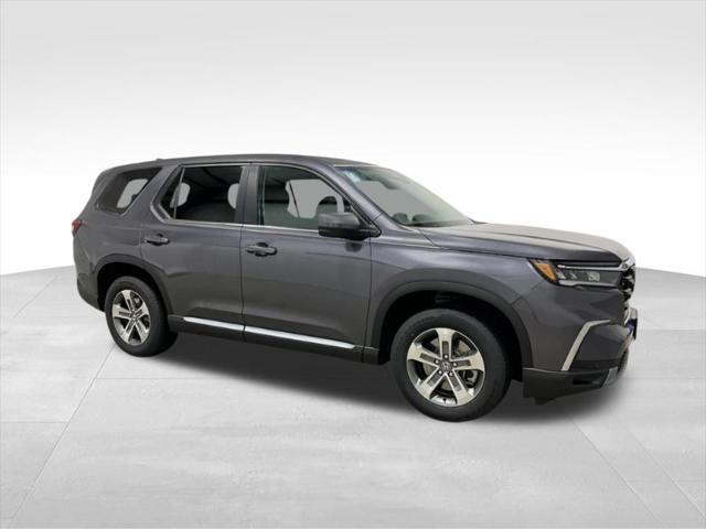 new 2025 Honda Pilot car, priced at $44,223