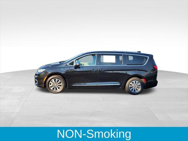 used 2023 Chrysler Pacifica Hybrid car, priced at $31,443