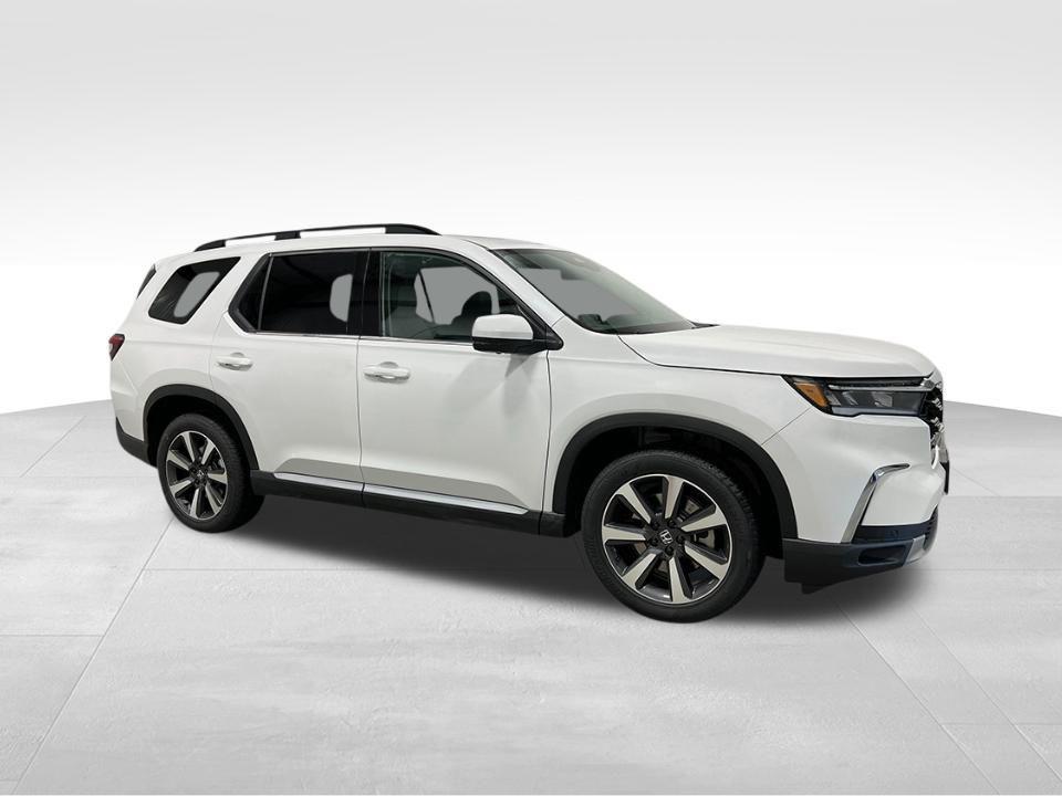 new 2025 Honda Pilot car, priced at $51,998