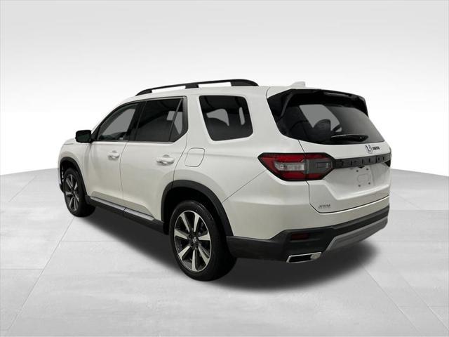 new 2025 Honda Pilot car, priced at $51,998