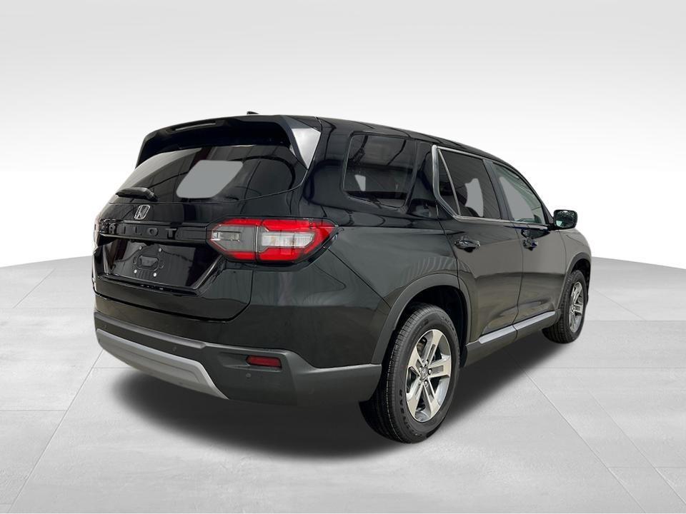 new 2025 Honda Pilot car, priced at $44,635