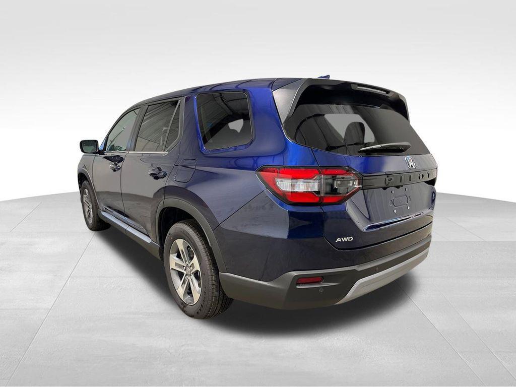 new 2025 Honda Pilot car, priced at $45,535