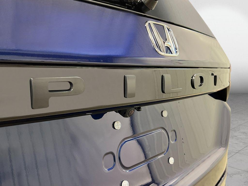 new 2025 Honda Pilot car, priced at $45,535