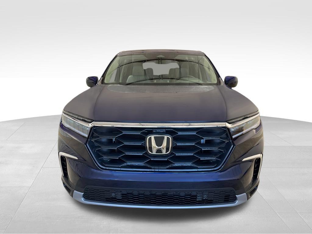 new 2025 Honda Pilot car, priced at $45,535