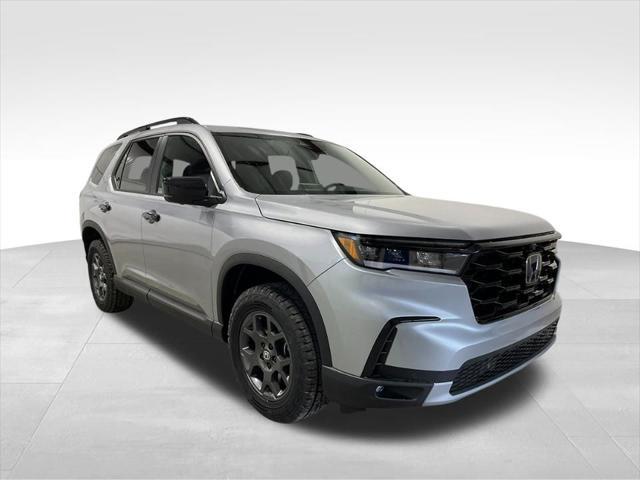 new 2025 Honda Pilot car, priced at $49,695