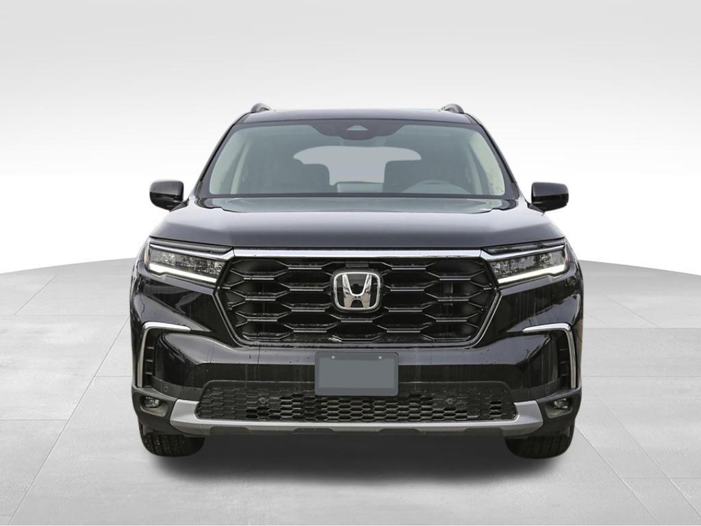 new 2025 Honda Pilot car, priced at $49,987